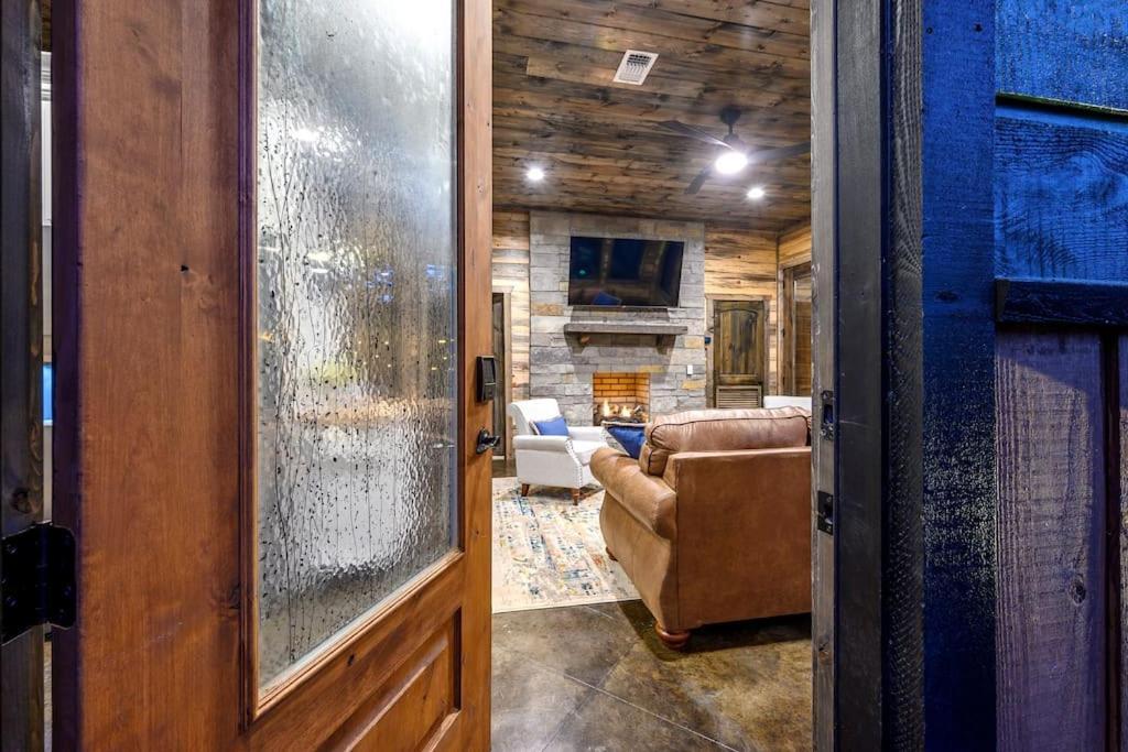 Brand New Luxury 2 Bedroom With Loft And Spa Sleeps 10 Broken Bow Exterior foto
