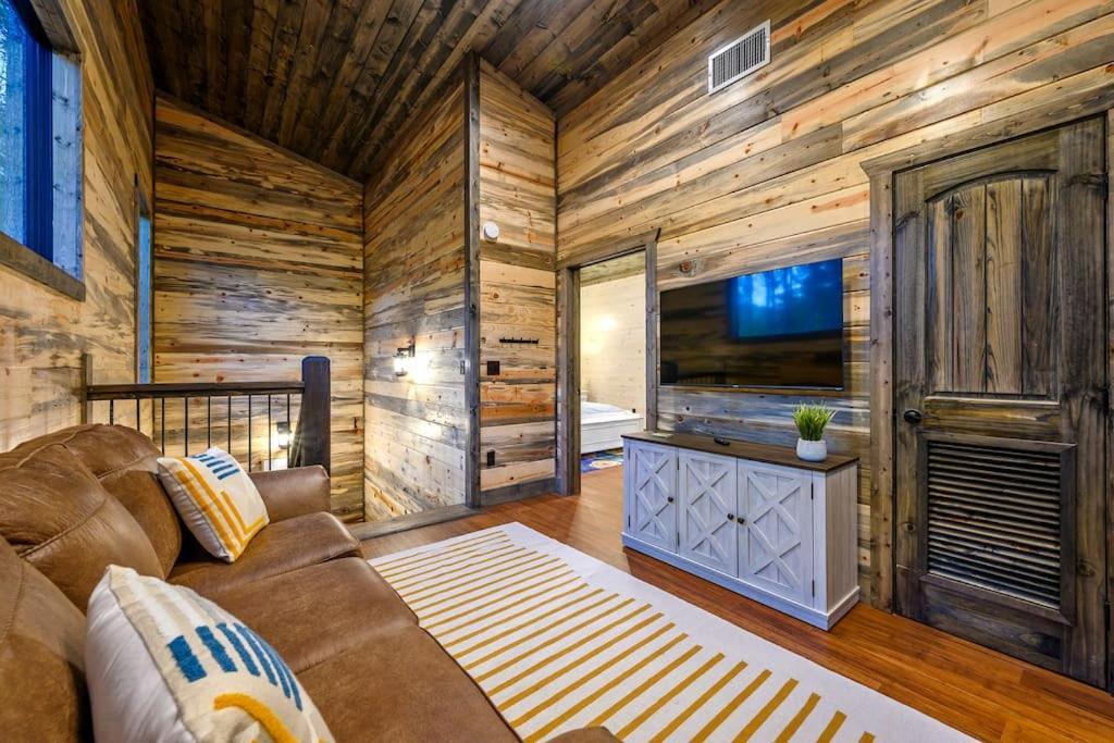 Brand New Luxury 2 Bedroom With Loft And Spa Sleeps 10 Broken Bow Exterior foto