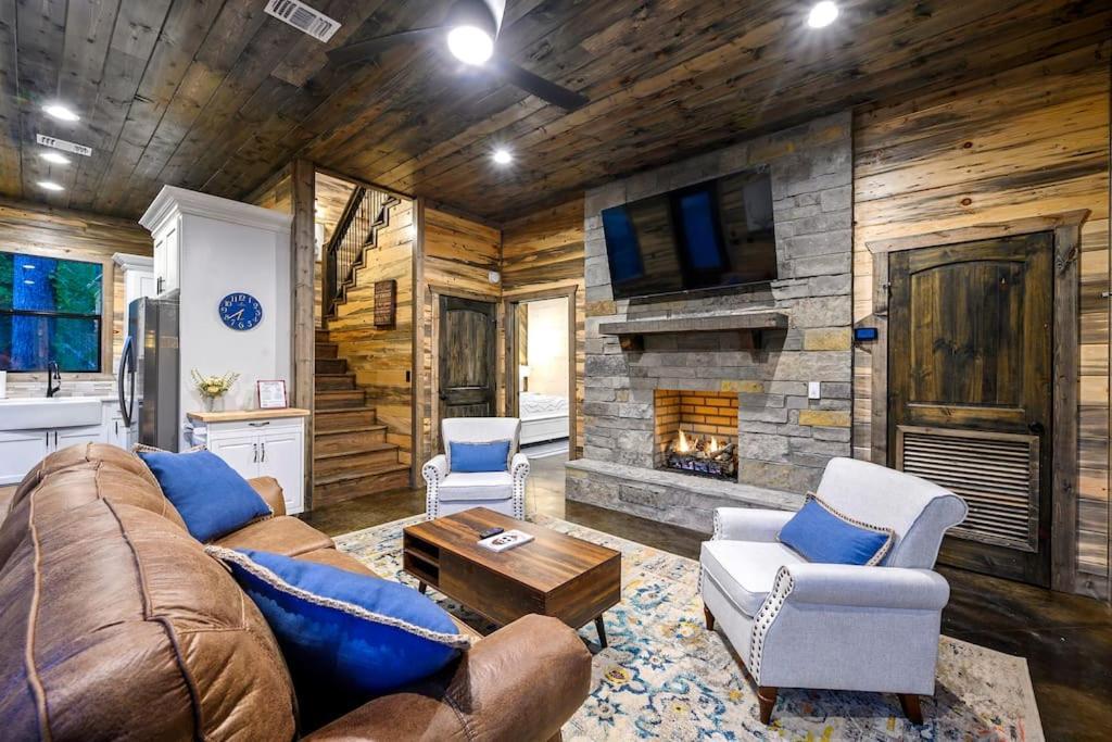 Brand New Luxury 2 Bedroom With Loft And Spa Sleeps 10 Broken Bow Exterior foto